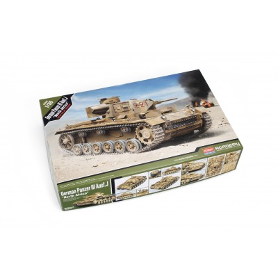 Plastic Academy Modellbox General Panzer III Ausf. J